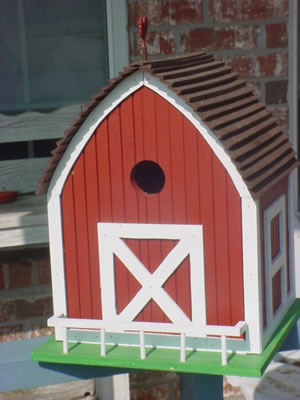 Large Barn Birdhouse